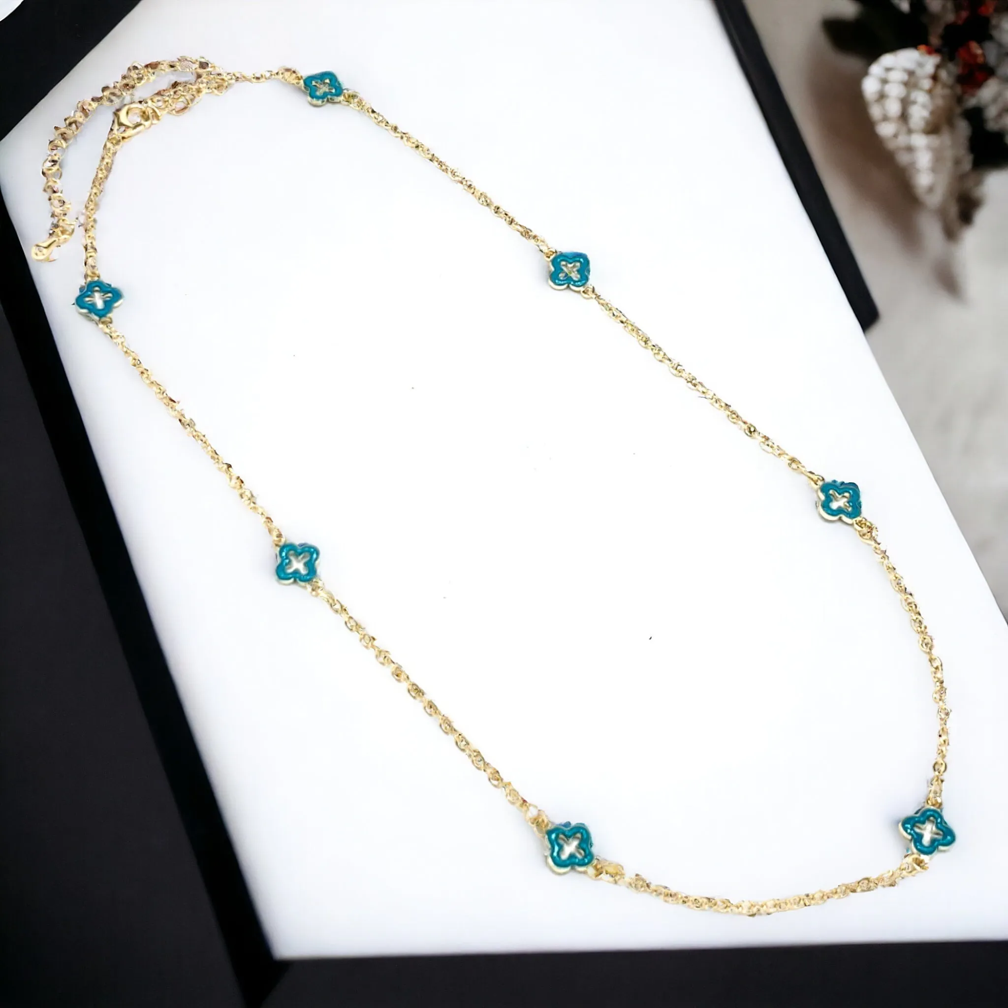 16" Gold Epoxy Hollow Clover Necklace