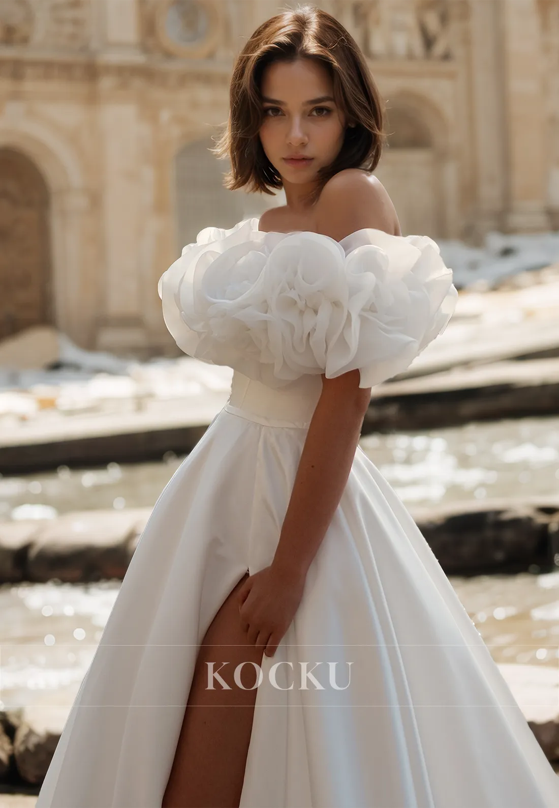 A-Line Tube Top Sleeveless Slit Train Pleats Satin Bridal Gowns with Floral Embossed Wedding Dress
