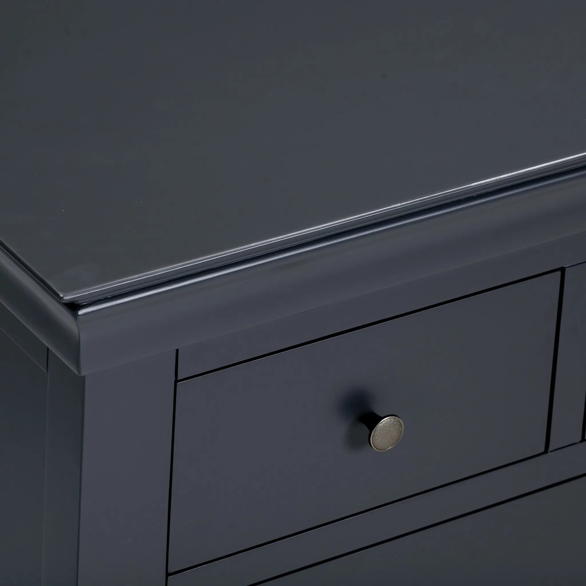 Chalbury 2 Over 3 Chest of Drawers in Dusky Black