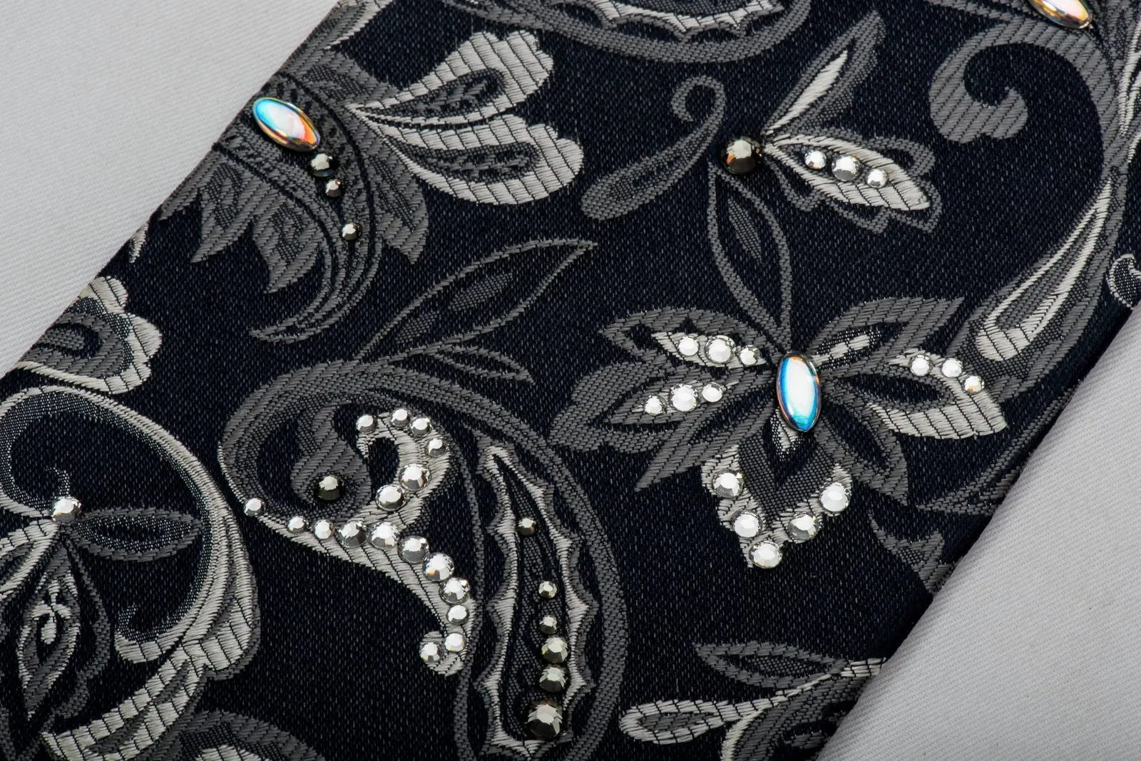 Daniel Hechter Mens Silk Necktie Silver Paisley On Black Sparkling With Rhinestones