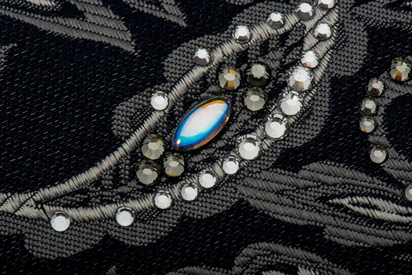 Daniel Hechter Mens Silk Necktie Silver Paisley On Black Sparkling With Rhinestones