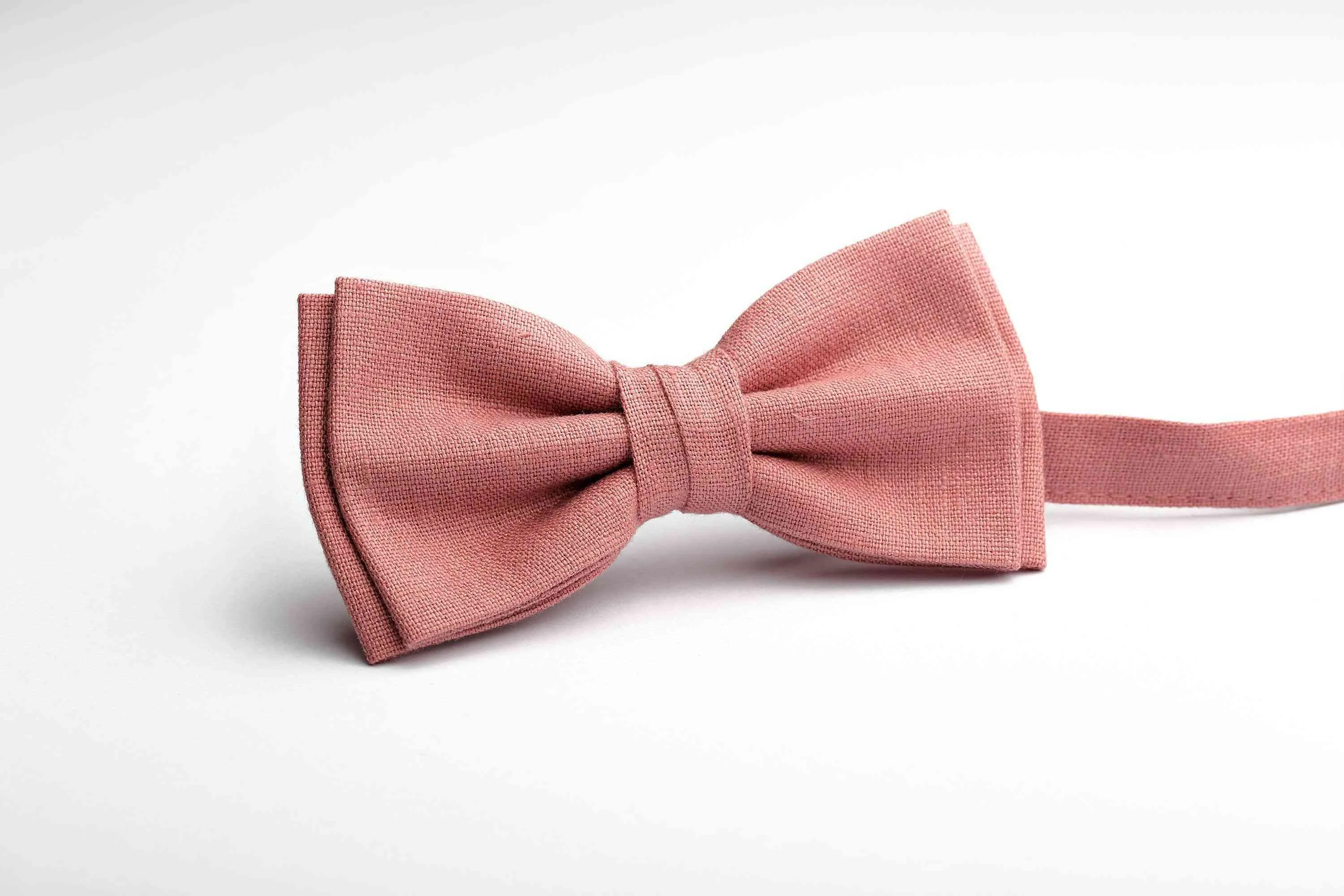 Elevate Your Style with Our Sophisticated Dusty Rose Bow Tie for Men - Perfect for Weddings and Special Occasions