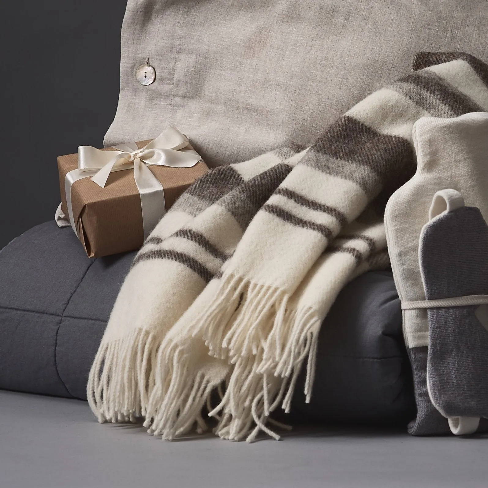 Kampai Wool Blanket [Cream/Grey]