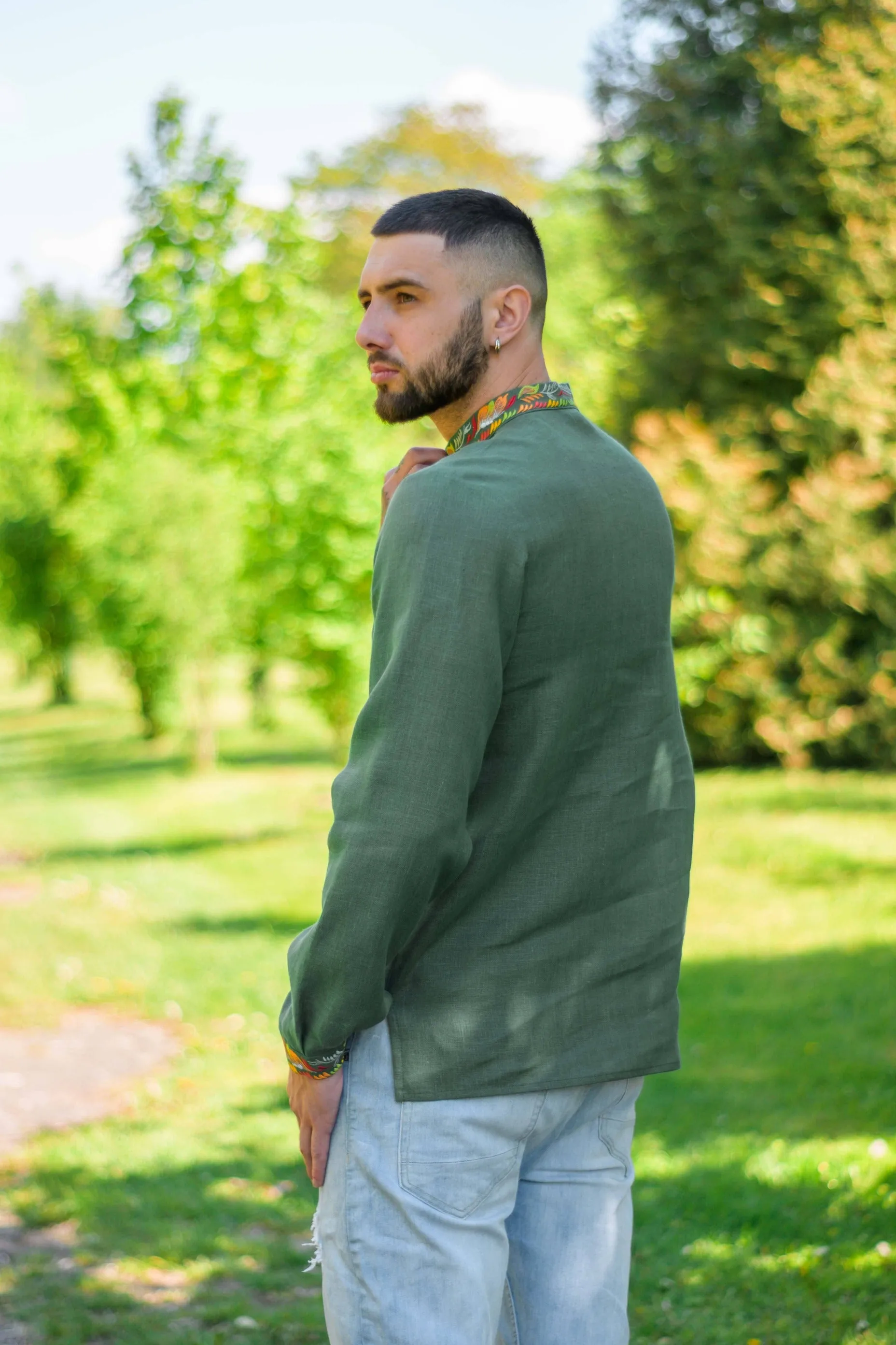 Men's linen embroidered shirt with long sleeves