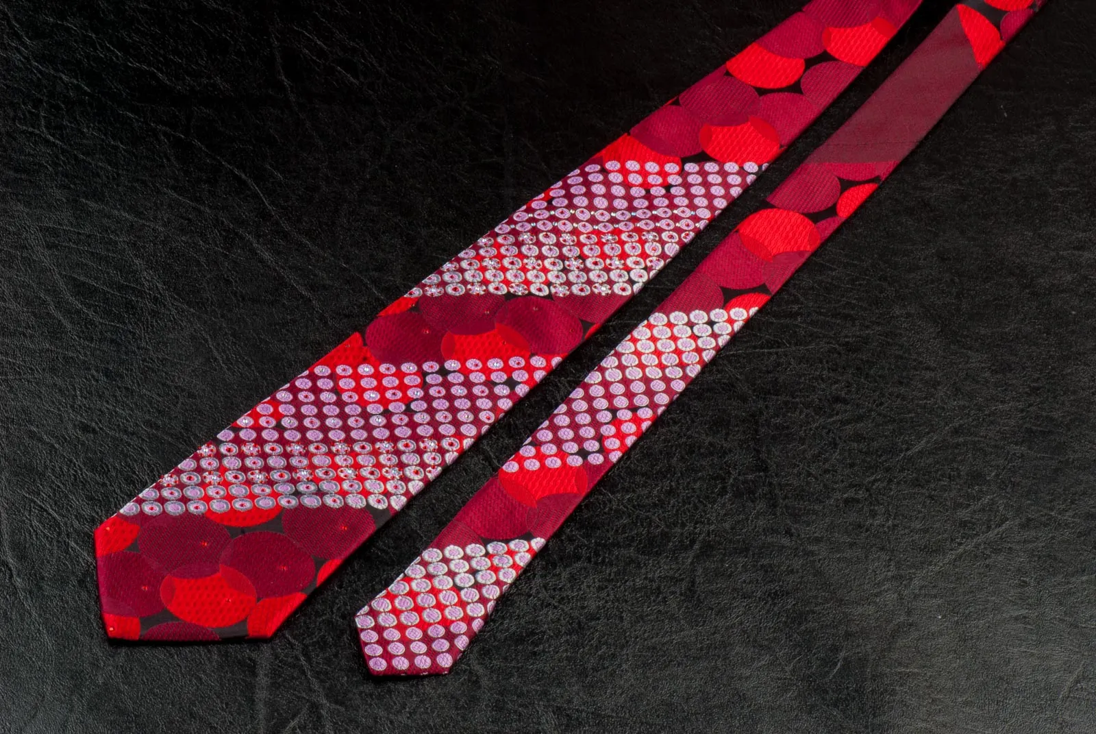 Metro City Mens Silk Neck Tie Red Burgundy Circles & Dots With Rhinestones